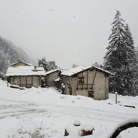 Villaggio Borgo Maira Bed & Breakfast *